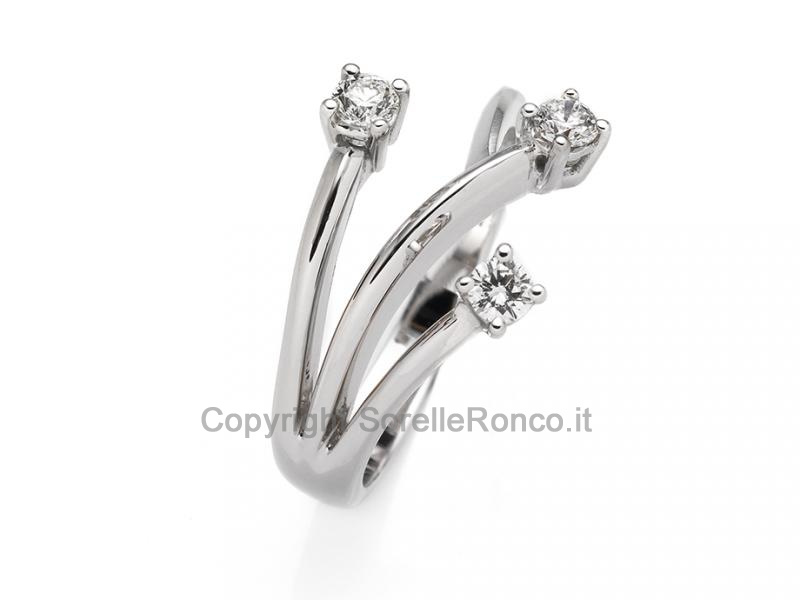 ANELLO TRILOGY ORO E DIAMANTI DA 0.30 CT